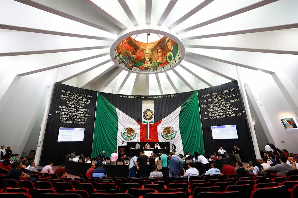 Interior of the Quintana Roo Congress during a legislative session