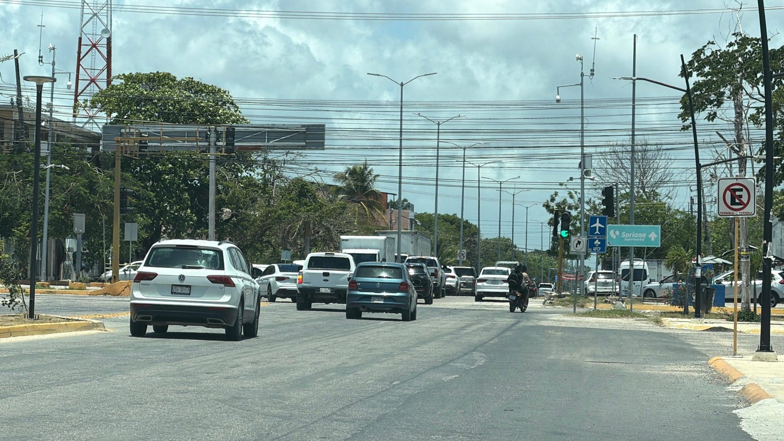 Officials meeting about the Tulum bypass project