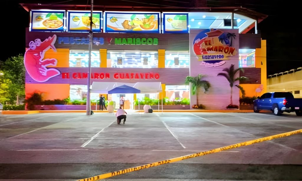 Gunmen attack El Camaron Guasaveno in Playa del carmen