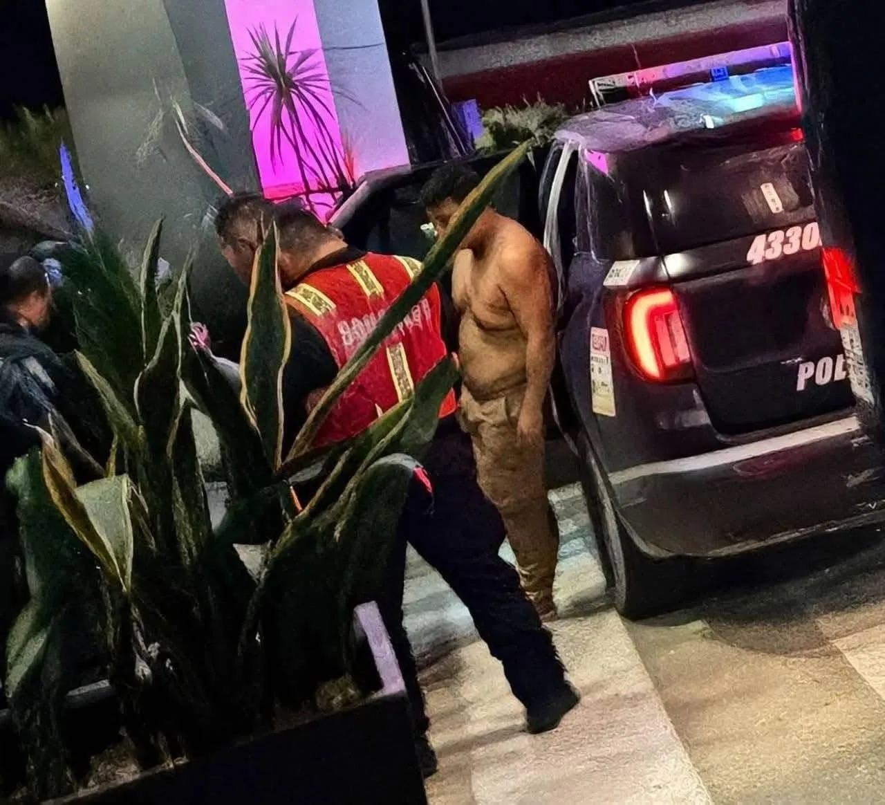 Crime in Puerto Aventuras shopping plaza