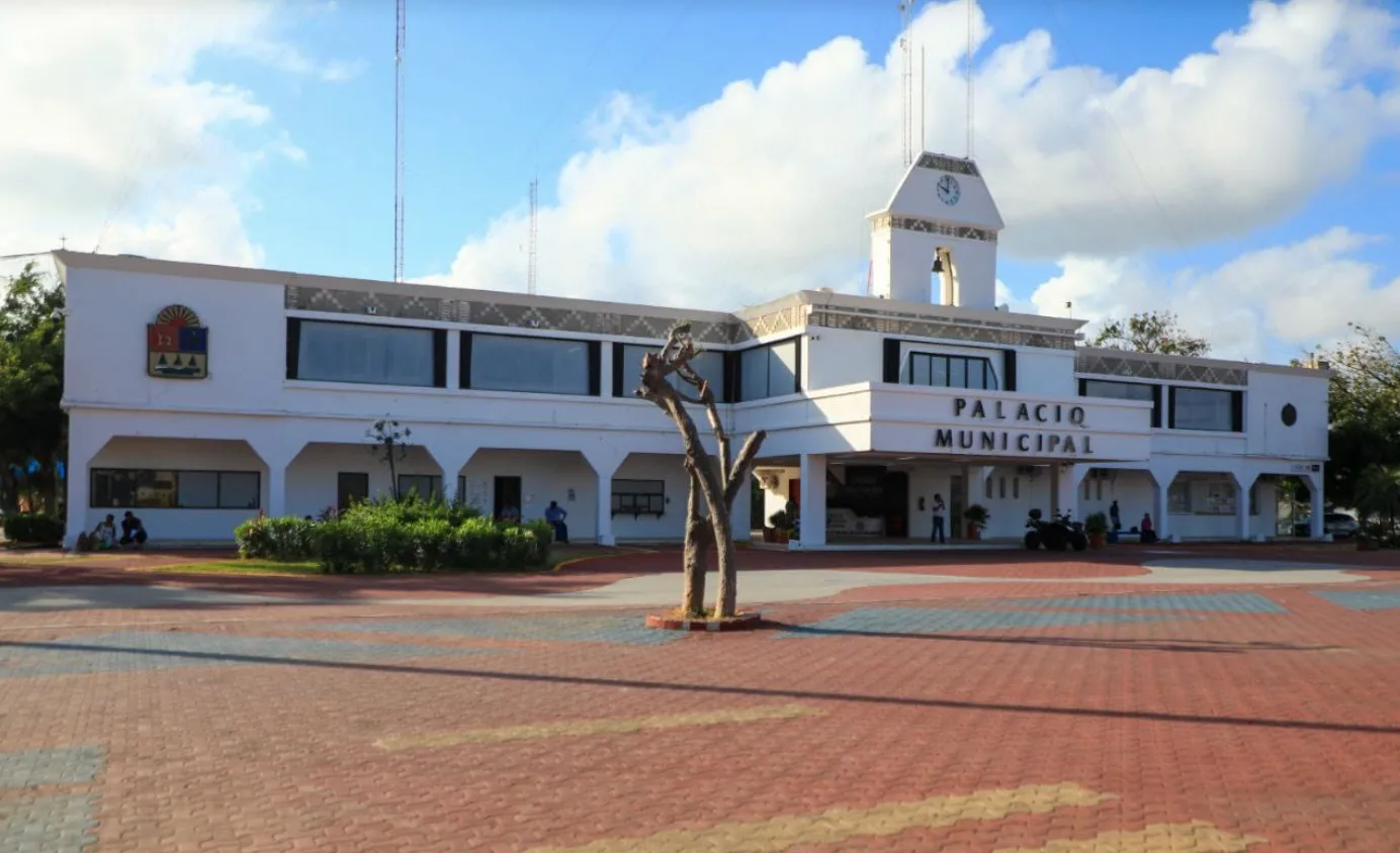 the municipal palace of playa del carmen