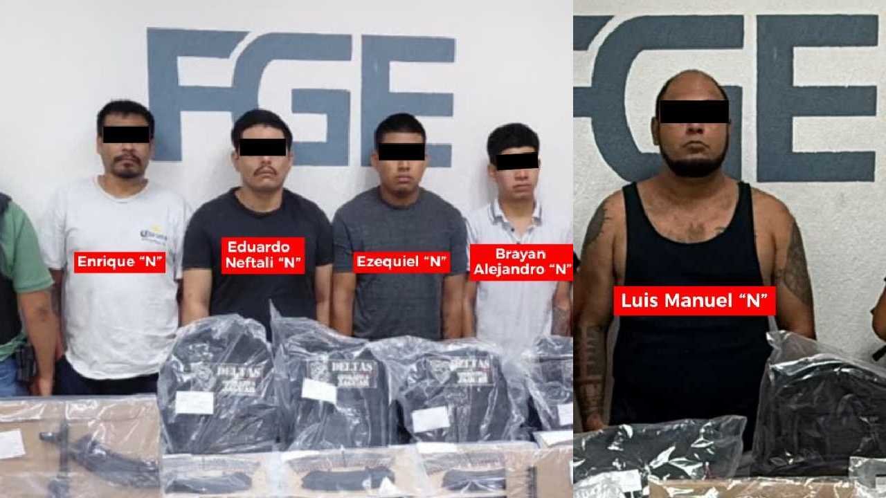 Photograph of weapons and drugs seized by authorities in Quintana Roo