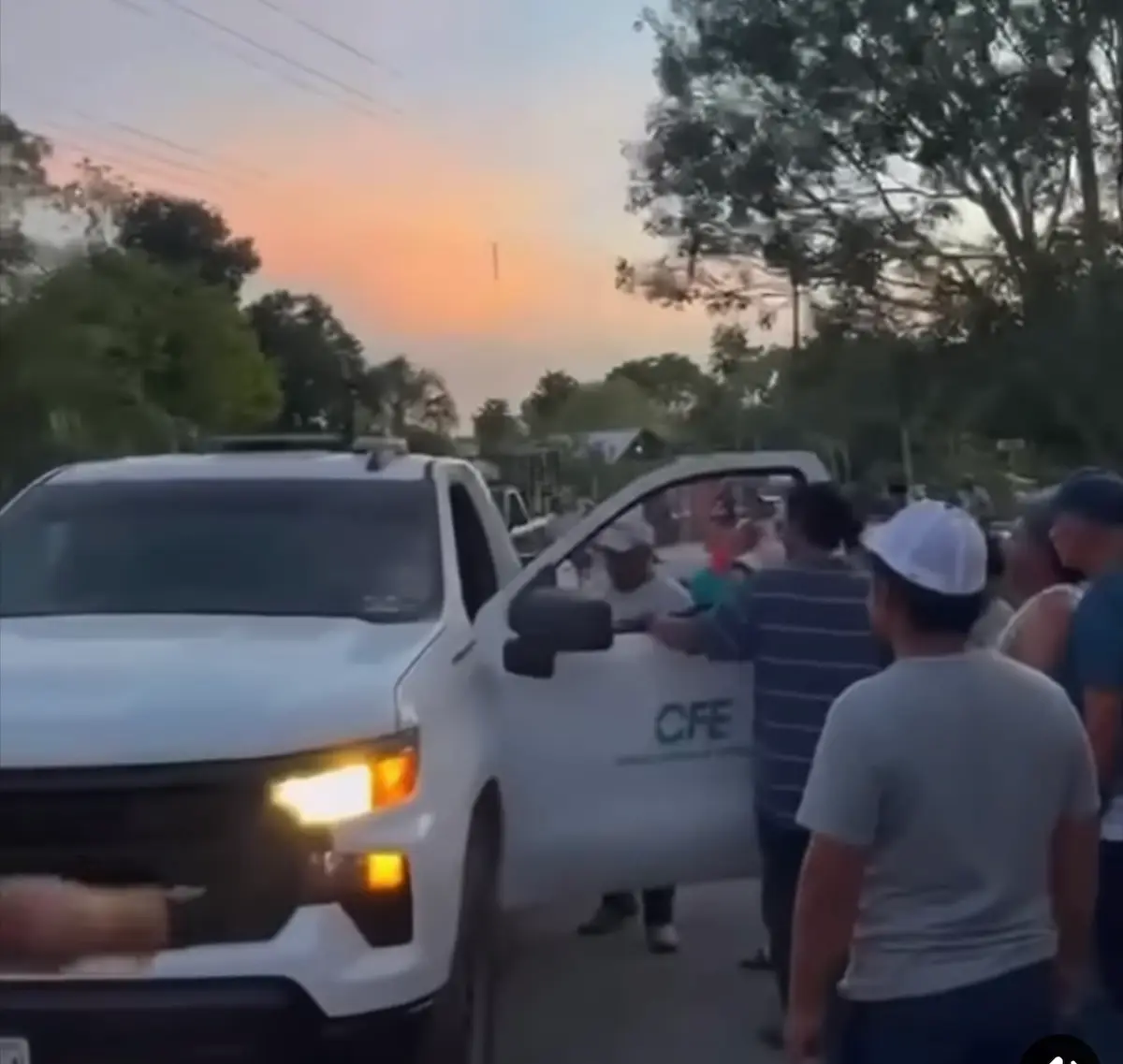 Residents of Bacalar communities block a highway to protest constant power outages by CFE