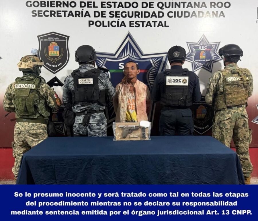 Police officers at a crime scene in Cancun