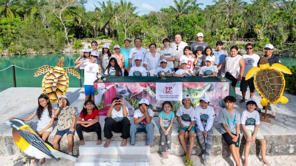 Fifth-grade students participating in the 32nd Children's Congress for the Environment at Chankanaab Park in Cozumel