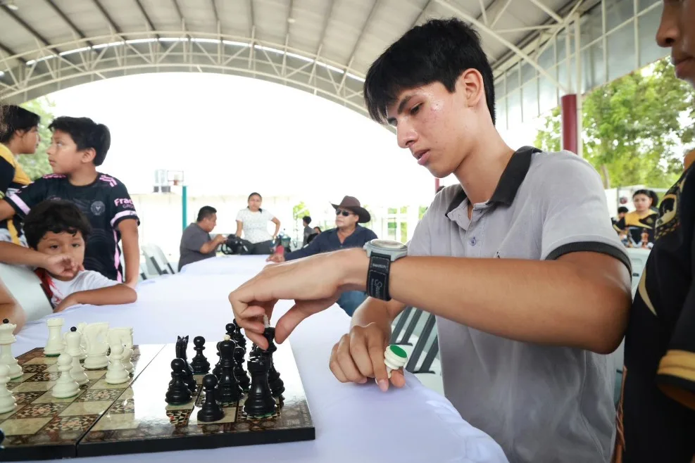 Young chess players competing at the Continental Chess Cup in Isla Mujeres