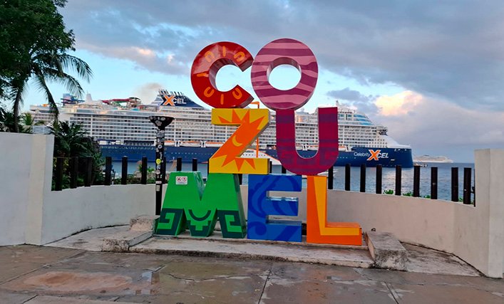 Promotional image for Cozumel Vivo Fest 2026 showing the island's coastline