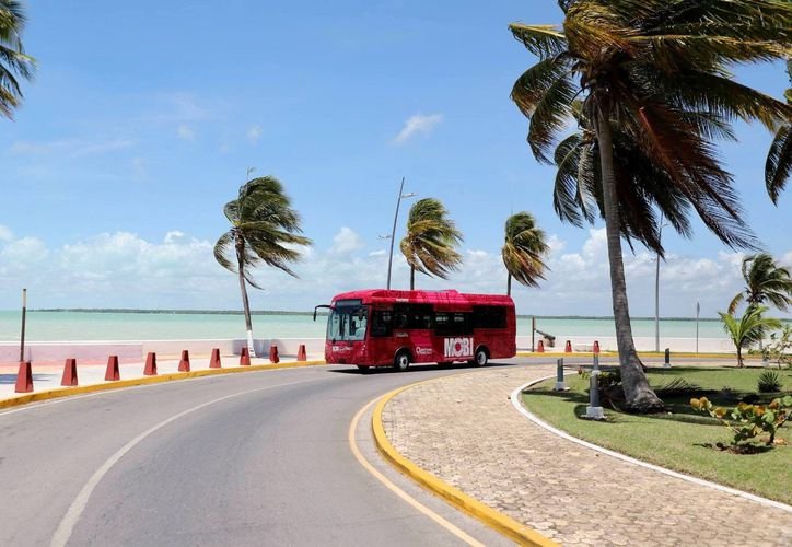 Electric Taruk bus on test run in Chetumal