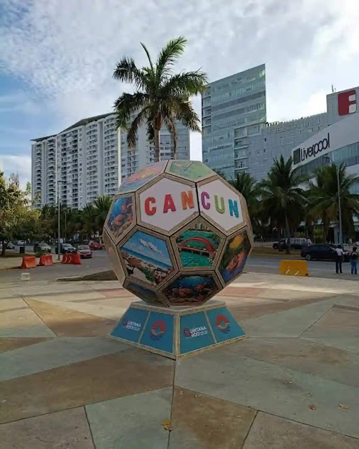 Aerial view of Malecon Tajamar in Cancun with stage and large screens set up for the Fut Fest World Cup 2026 event