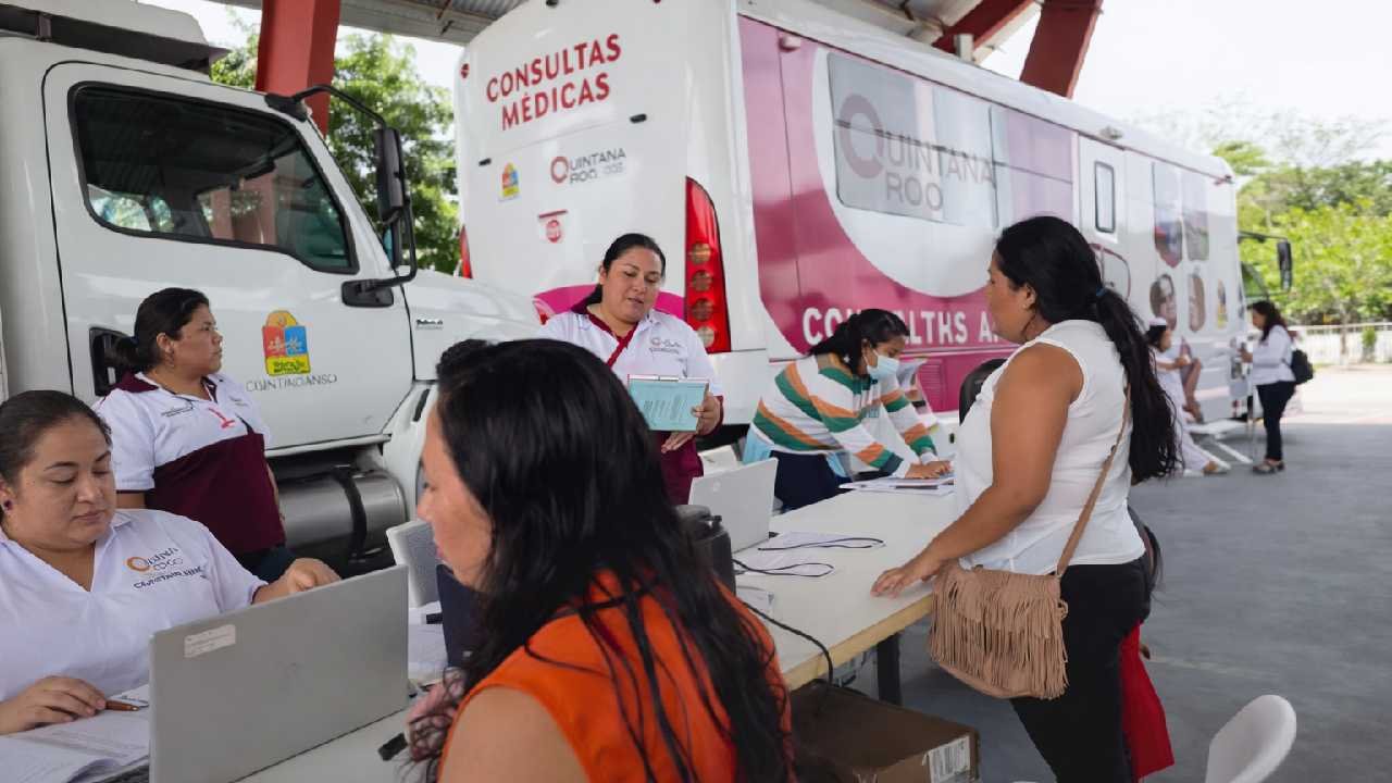 A mobile health unit parked in a rural community in Quintana Roo, Mexico