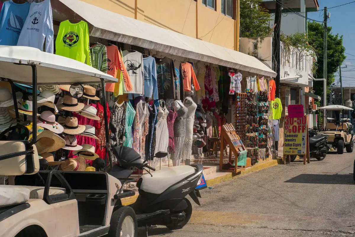 Business owners in Isla Mujeres express frustration over municipal inspections and closures