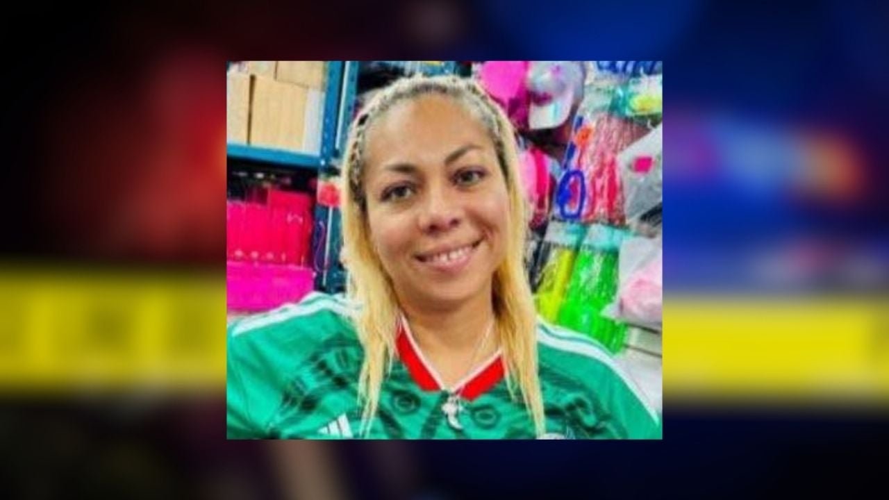 Missing person poster for Lizbeth Bustos Vera, a 43-year-old woman from Veracruz, last seen in Cancun