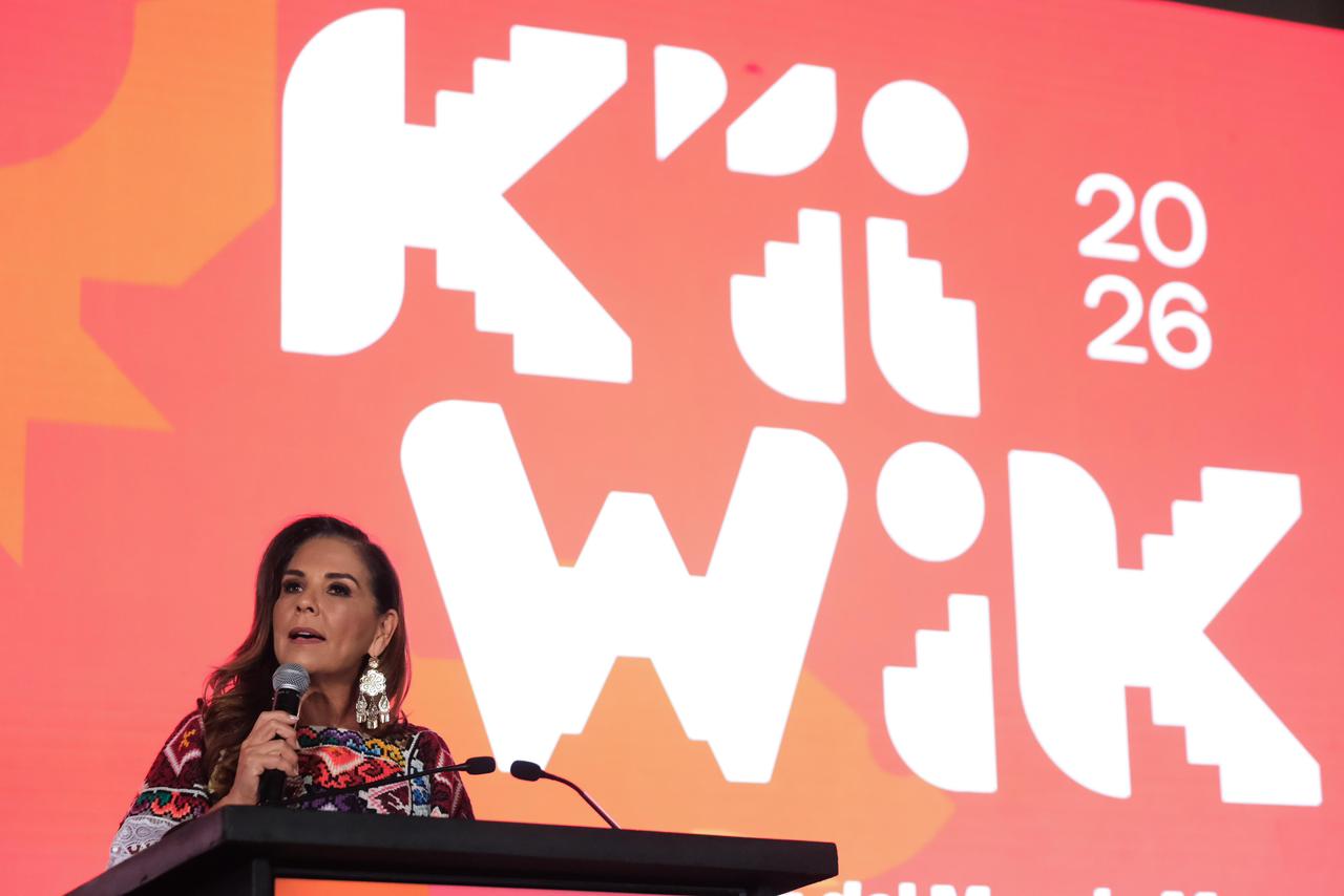 Governor Mara Lezama speaking at the K'íiwik 2026 tourism fair in Mérida
