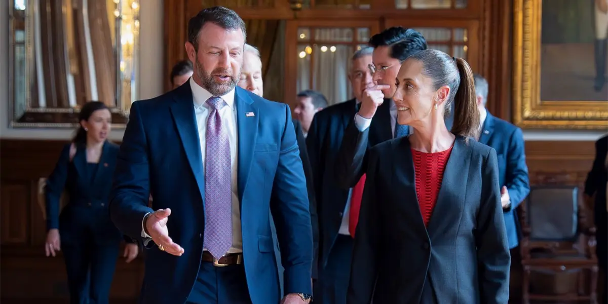 US Homeland Security Secretary Markwayne Mullin and Mexican President Claudia Sheinbaum during a meeting at the National Palace