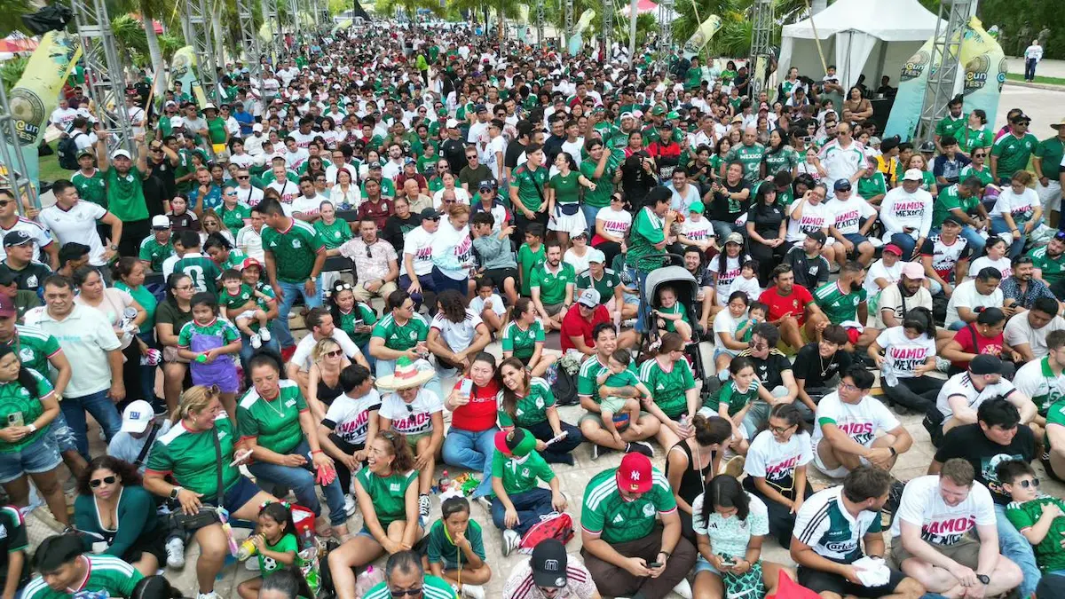 Hundreds of fans gathered at Malecón Tajamar in Cancun watching Mexico's World Cup match on a giant screen