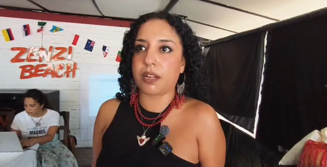 Representative Daniela Jáuregui speaking at a press conference about the stalled museum project in Playa del Carmen