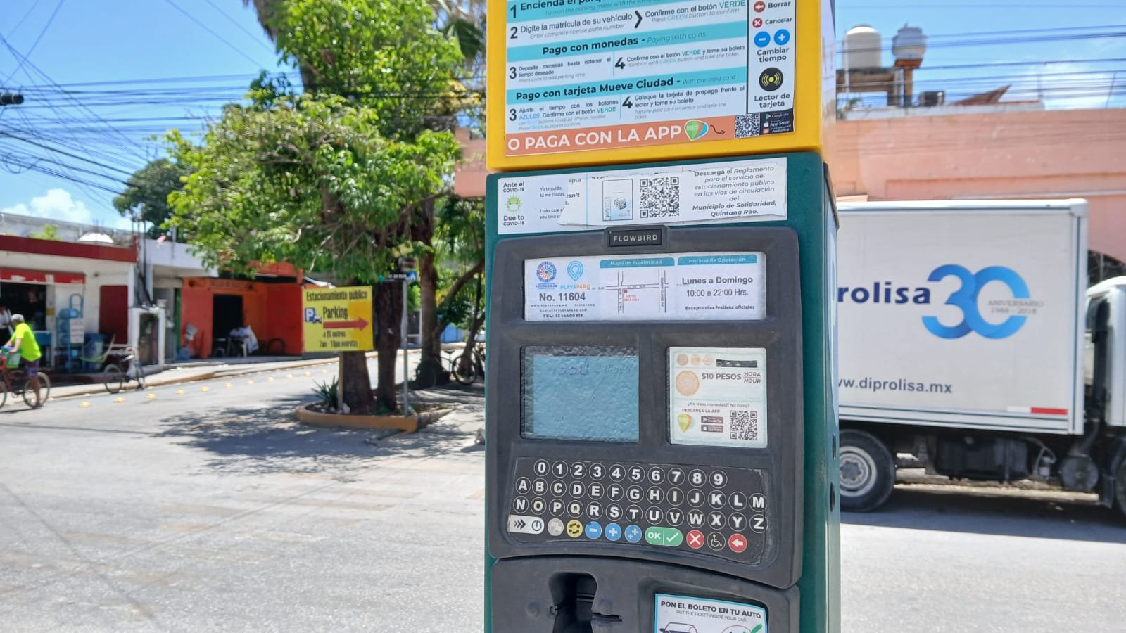 A parking meter in Playa del Carmen operated by Playaparq