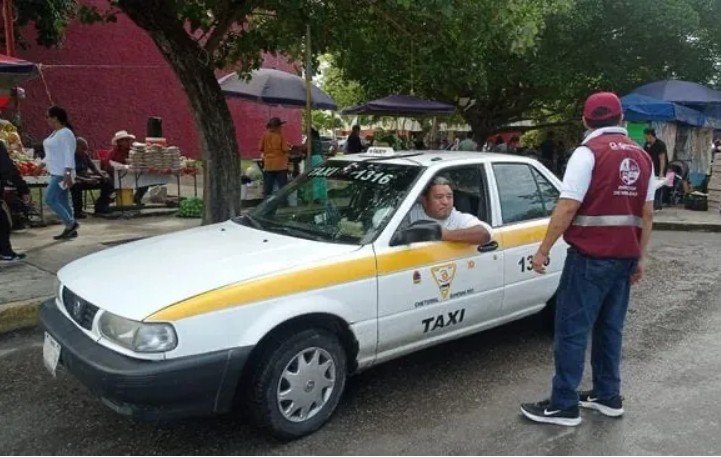 Public transport vehicles in Quintana Roo, Mexico