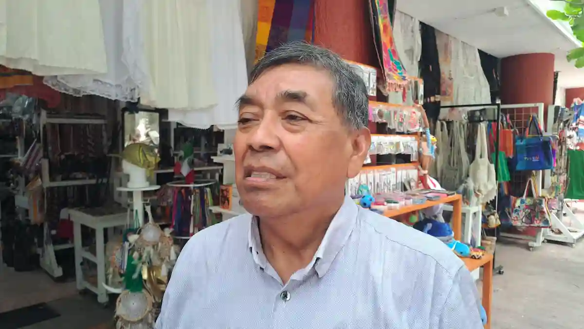 Rufino Hernandez Jimenez, leader of artisans at Centro Artesanal Tulum, speaking about Canaco's lack of support.