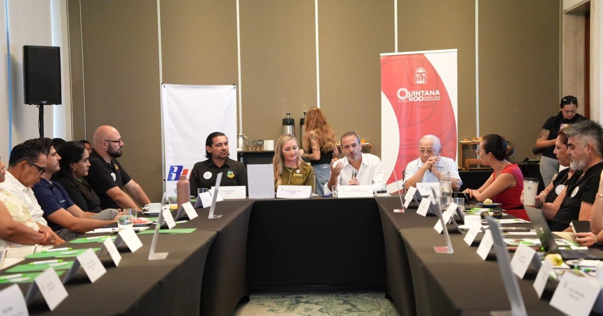 Officials and business representatives at the Sargasso Circular forum in Cancun