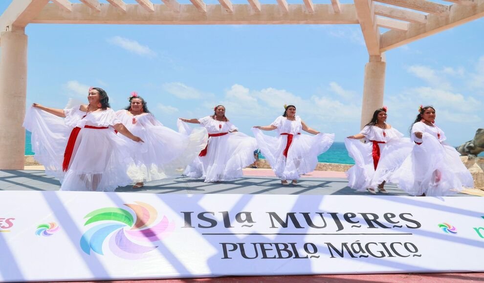 Dancers in traditional costume performing at Punta Sur, Isla Mujeres