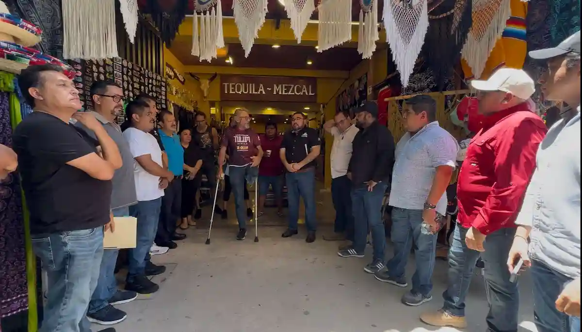 Tulum city officials meeting with local merchants to discuss economic concerns