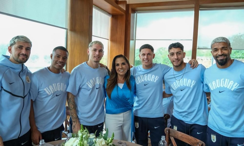 Governor Mara Lezama greets Uruguay national team players at Mayakoba resort in Riviera Maya