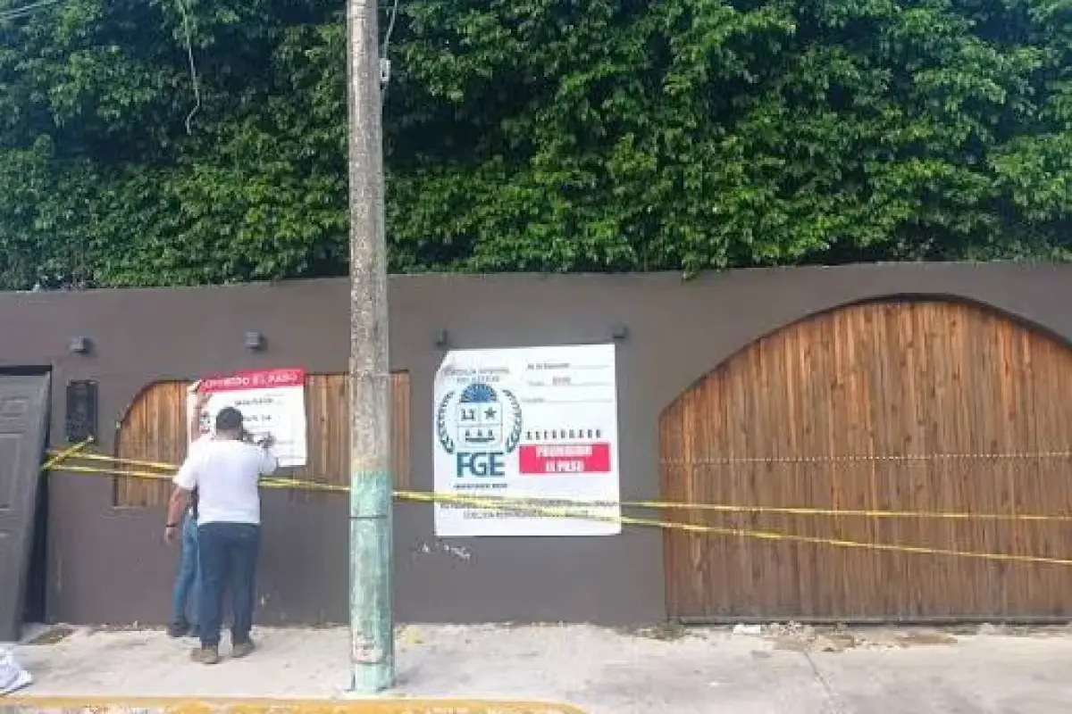 A person holding an urn with fake ashes from the Casa Xibalba pet cremation scam in Chetumal, Quintana Roo.