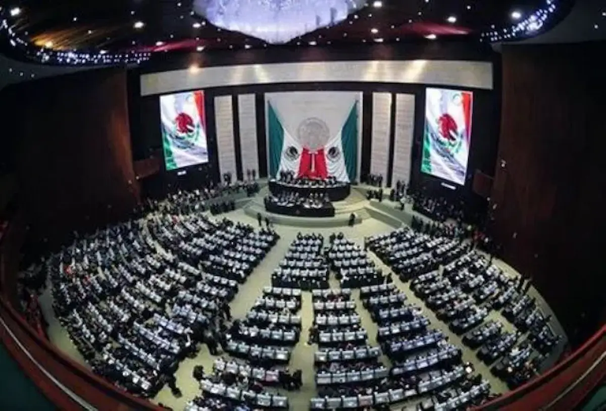 Interior view of the Mexican Chamber of Deputies during a legislative session