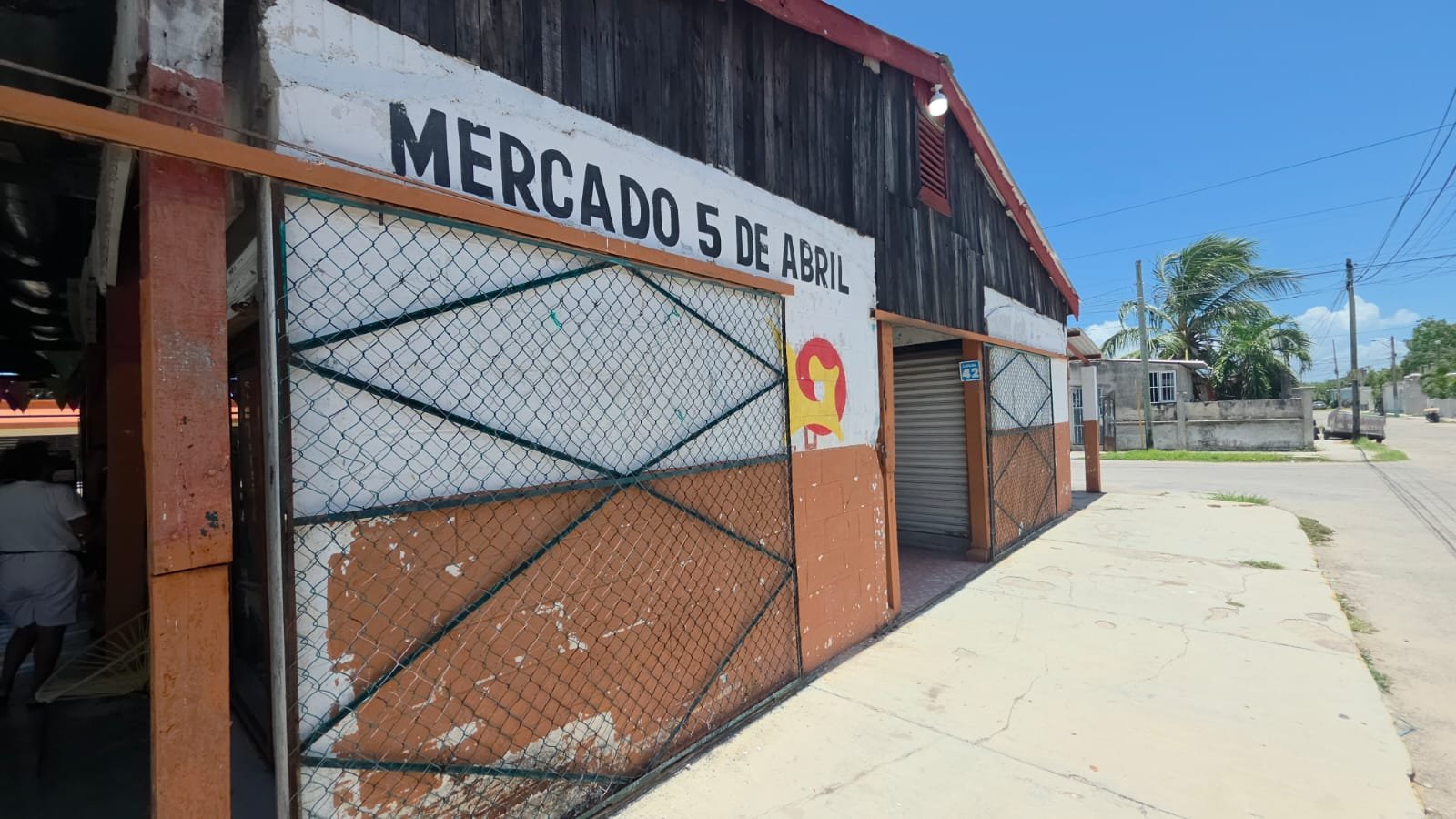 Empty stalls at the 5 de Abril market in Chetumal, Quintana Roo