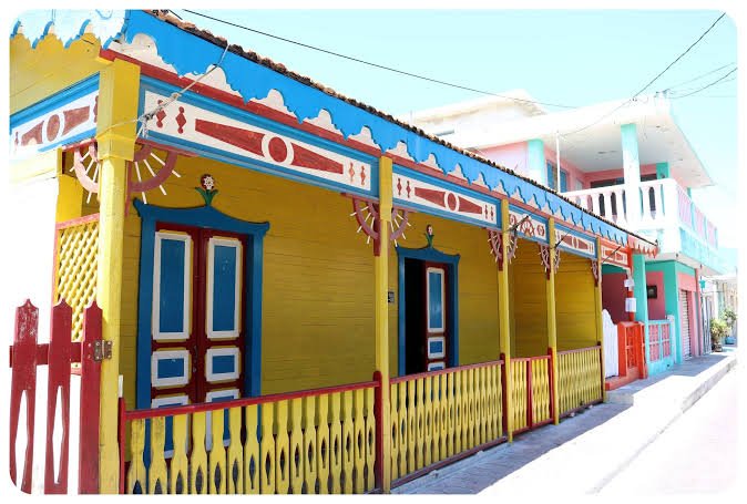 colorful homes isla mujeres