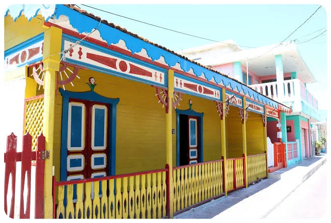 colorful homes isla mujeres