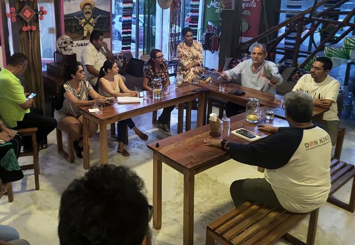 Business leaders and Royal Caribbean representatives meeting in Mahahual