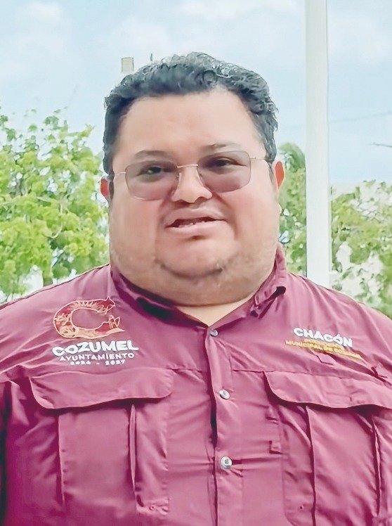 Cozumel Mayor Jose Luis Chacon speaking at a public event