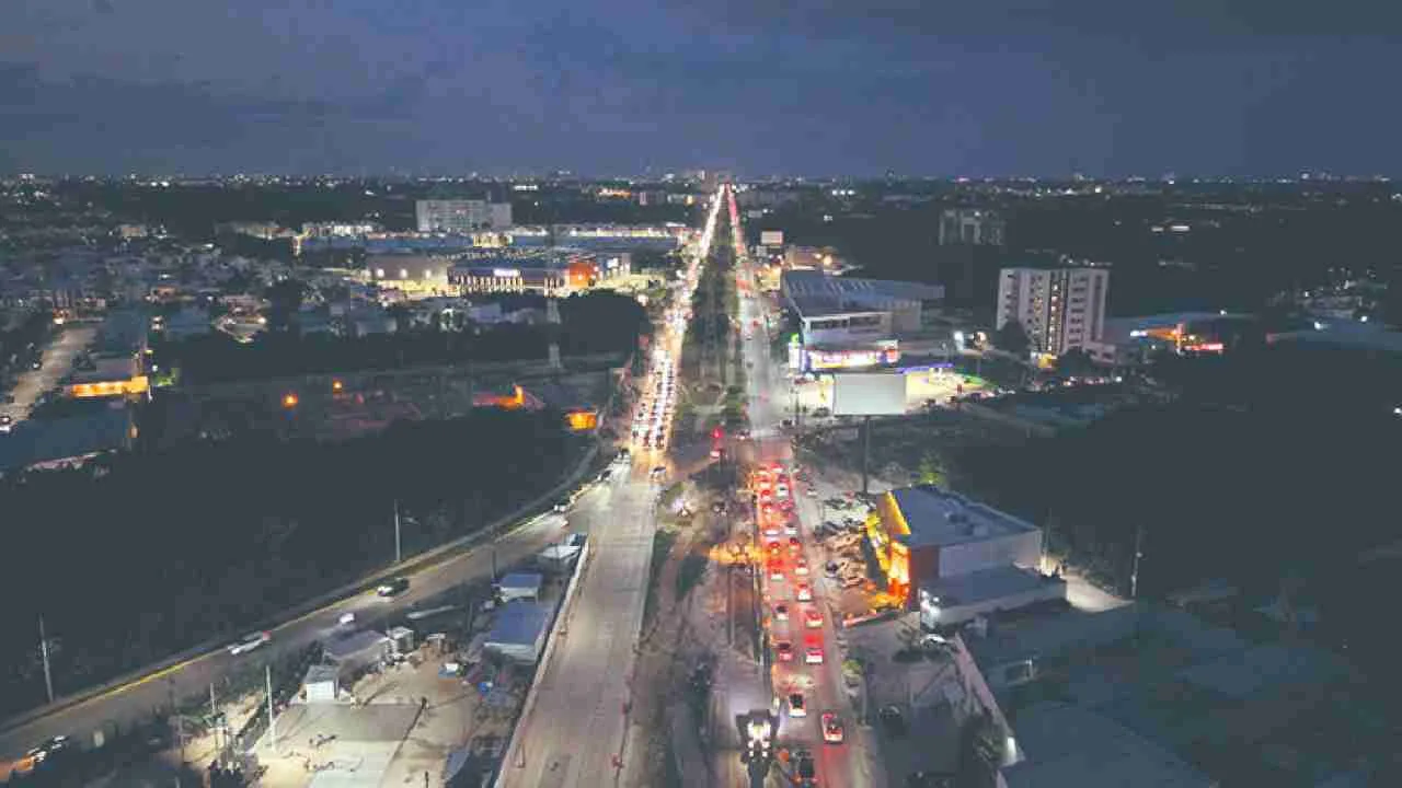 Aerial view of Huayacán Avenue in Cancún showing traffic and buildings