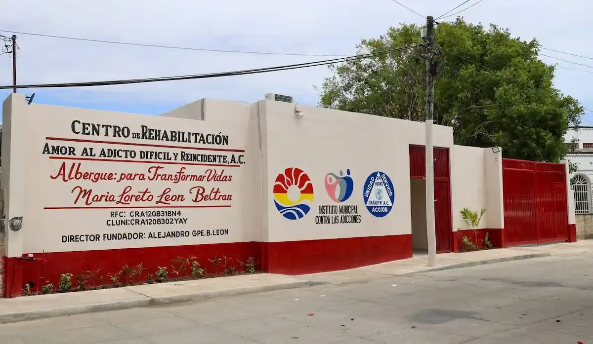 Exterior of the IMCA shelter building in Cancún, Mexico