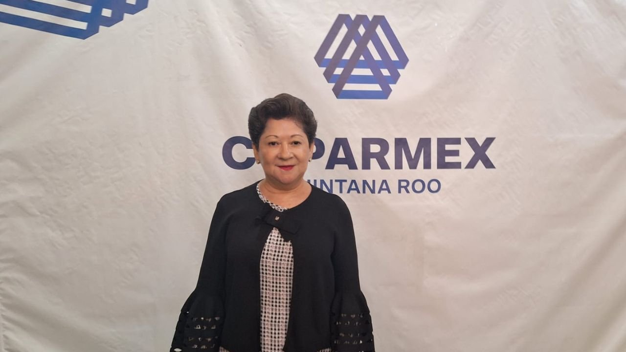 Jovita Portillo Navarro, president of Coparmex Quintana Roo, speaking about the proposed unemployment insurance for tourism workers.