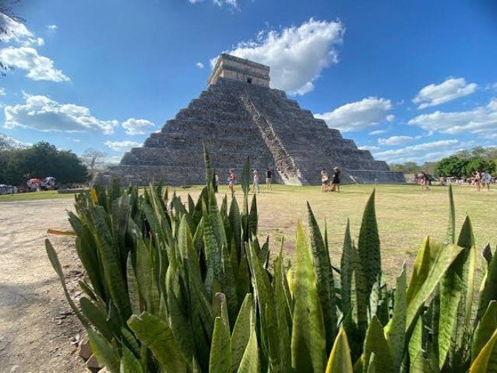 Residents of Piste, Yucatan, gather to protest economic losses after the Catvi became the only entrance to Chichen Itza.
