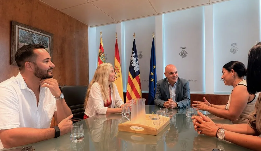 Officials from Playa del Carmen and Santa Eulària des Riu meet to discuss a sister city agreement
