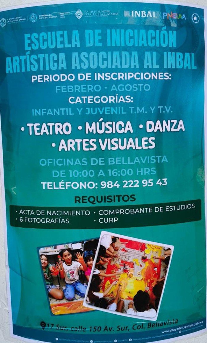 Students attending an arts class at a youth arts school in Playa del Carmen