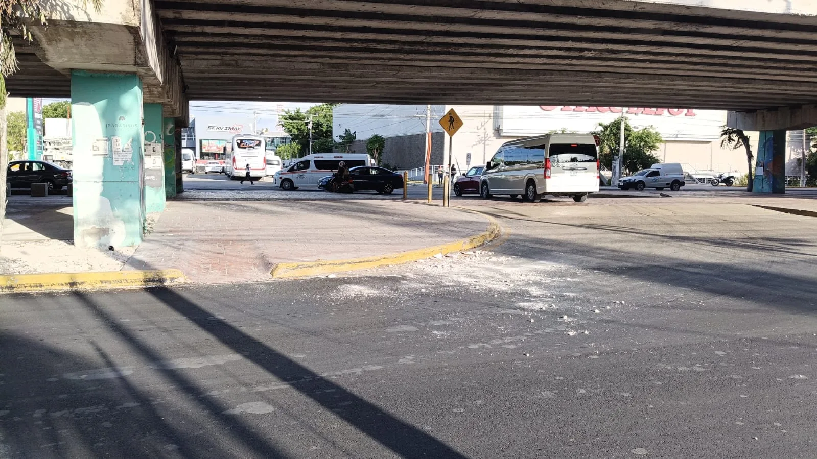 Concrete chunks and cracks on the deteriorating Bulevar Playa del Carmen bridge in Playa del Carmen, Quintana Roo