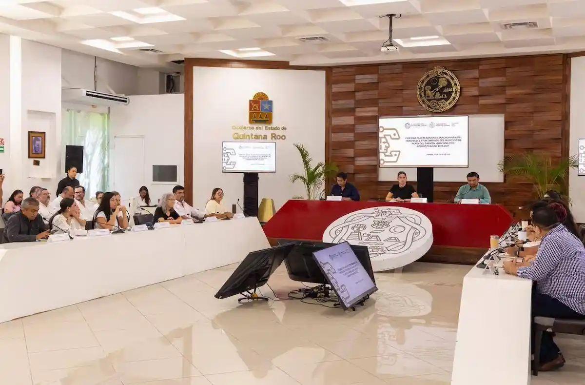 Playa del Carmen city council members in a session approving a new loan