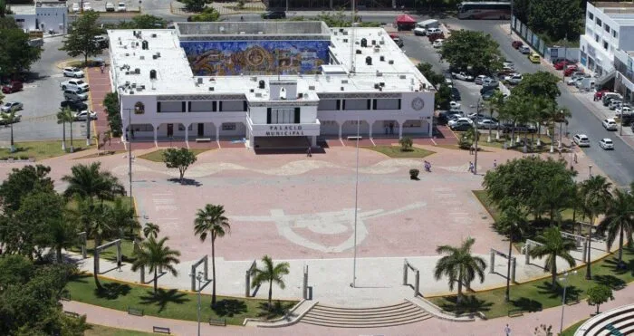 Exterior of the Playa del Carmen municipal palace building