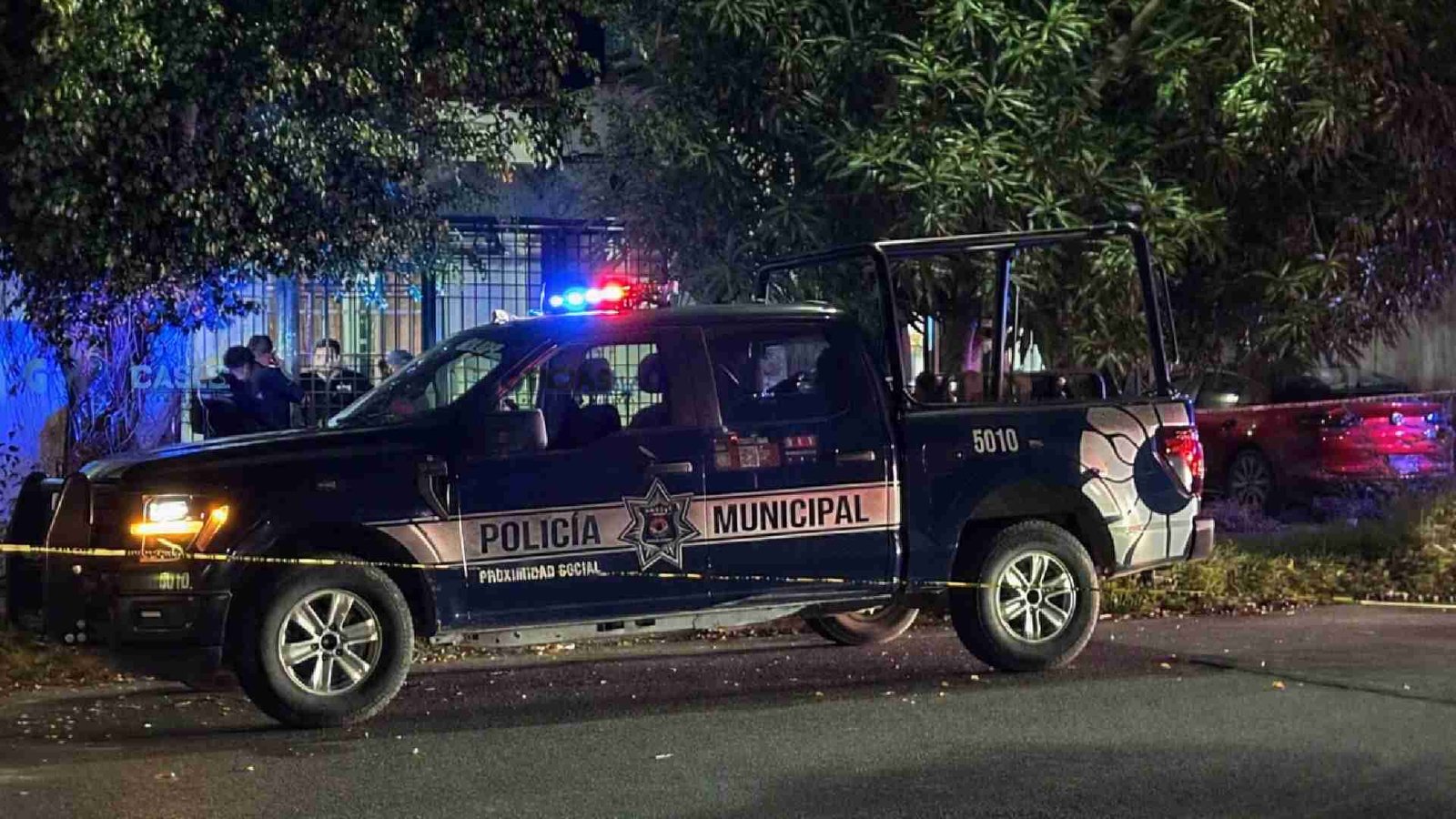Police officers and military personnel respond to armed attacks in Cancún, Cozumel, and Chetumal, Quintana Roo.