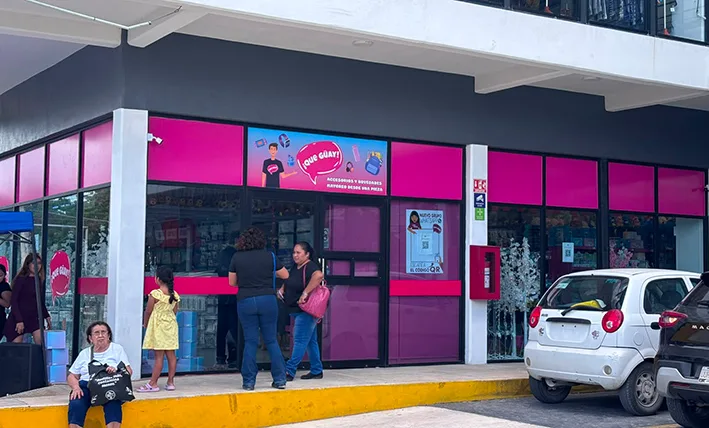 Interior of a ¡Que Güay! store in Cancún
