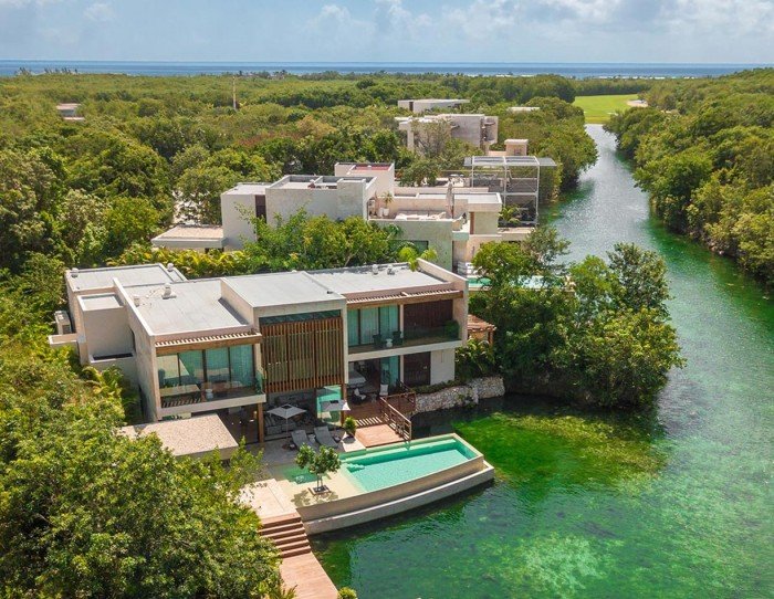 Exterior view of the Rosewood Mayakoba luxury hotel in Playa del Carmen, Quintana Roo