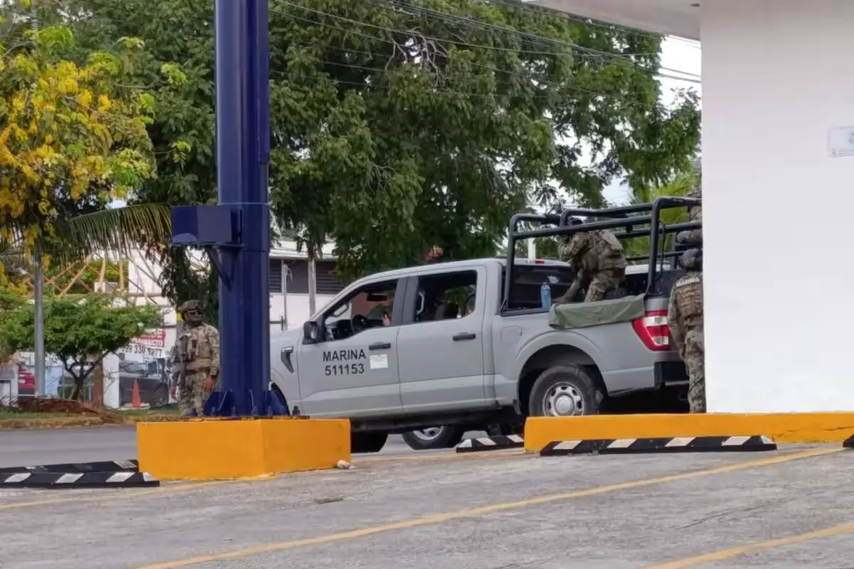 Two armored vehicles seized by authorities in Bacalar, Quintana Roo