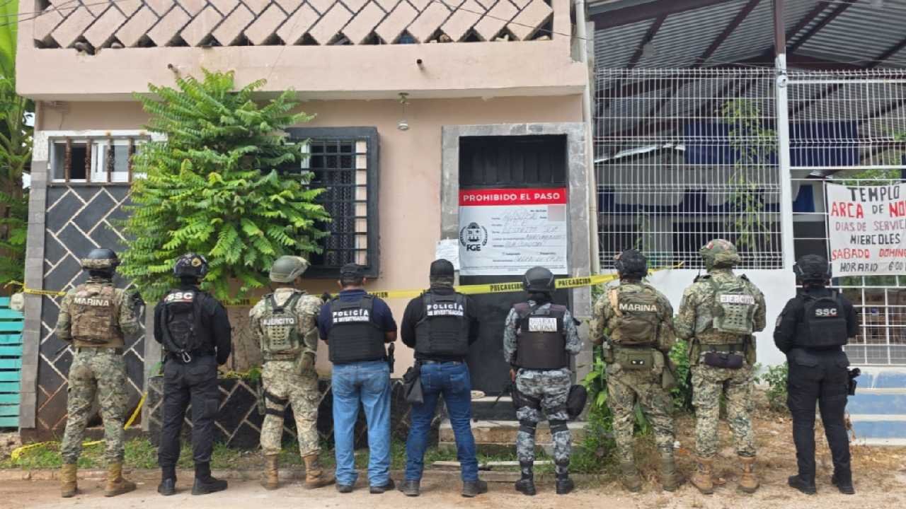 Exterior of a seized property used as a drug store in Quintana Roo