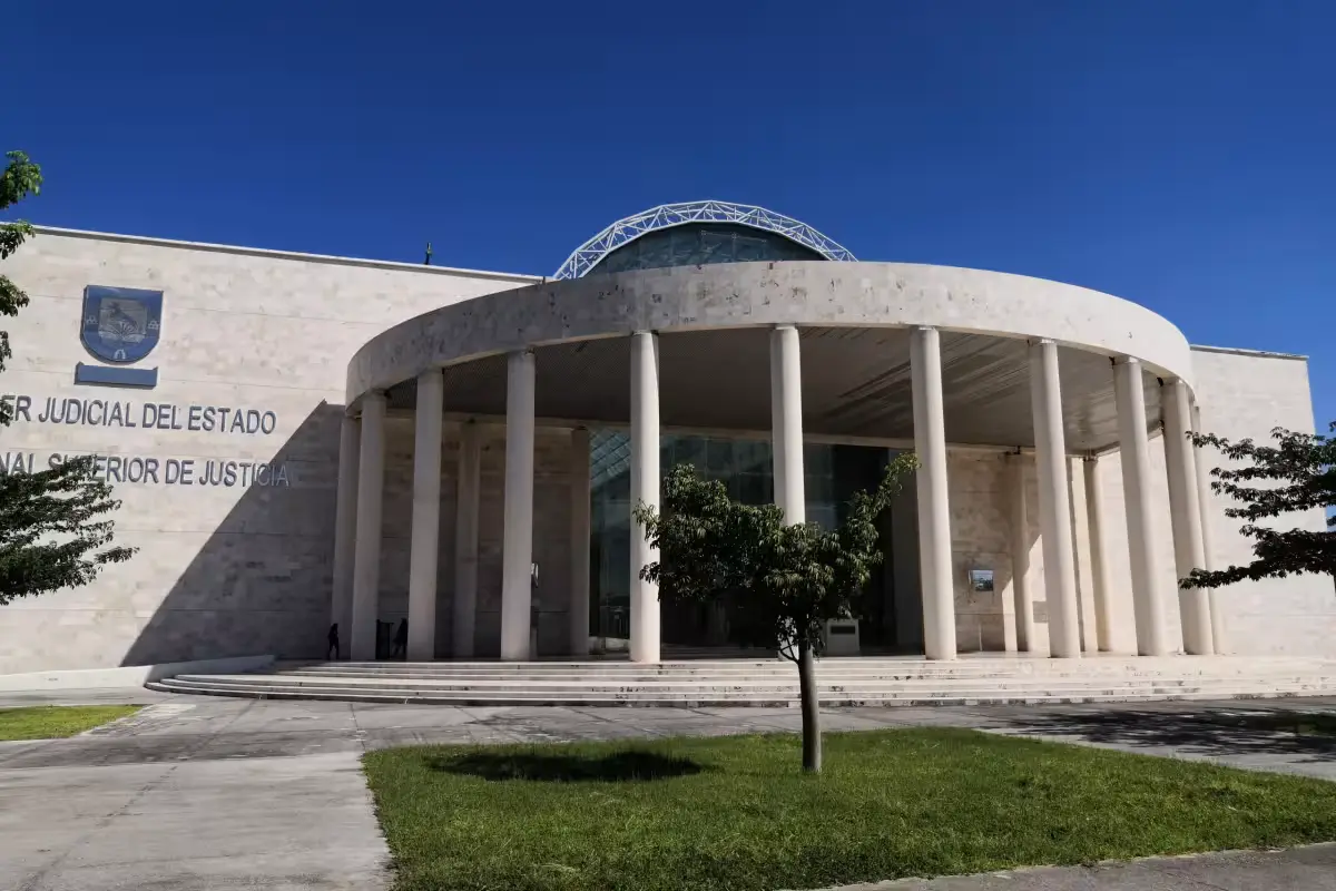 Exterior of the Yucatán High Court building in Mérida
