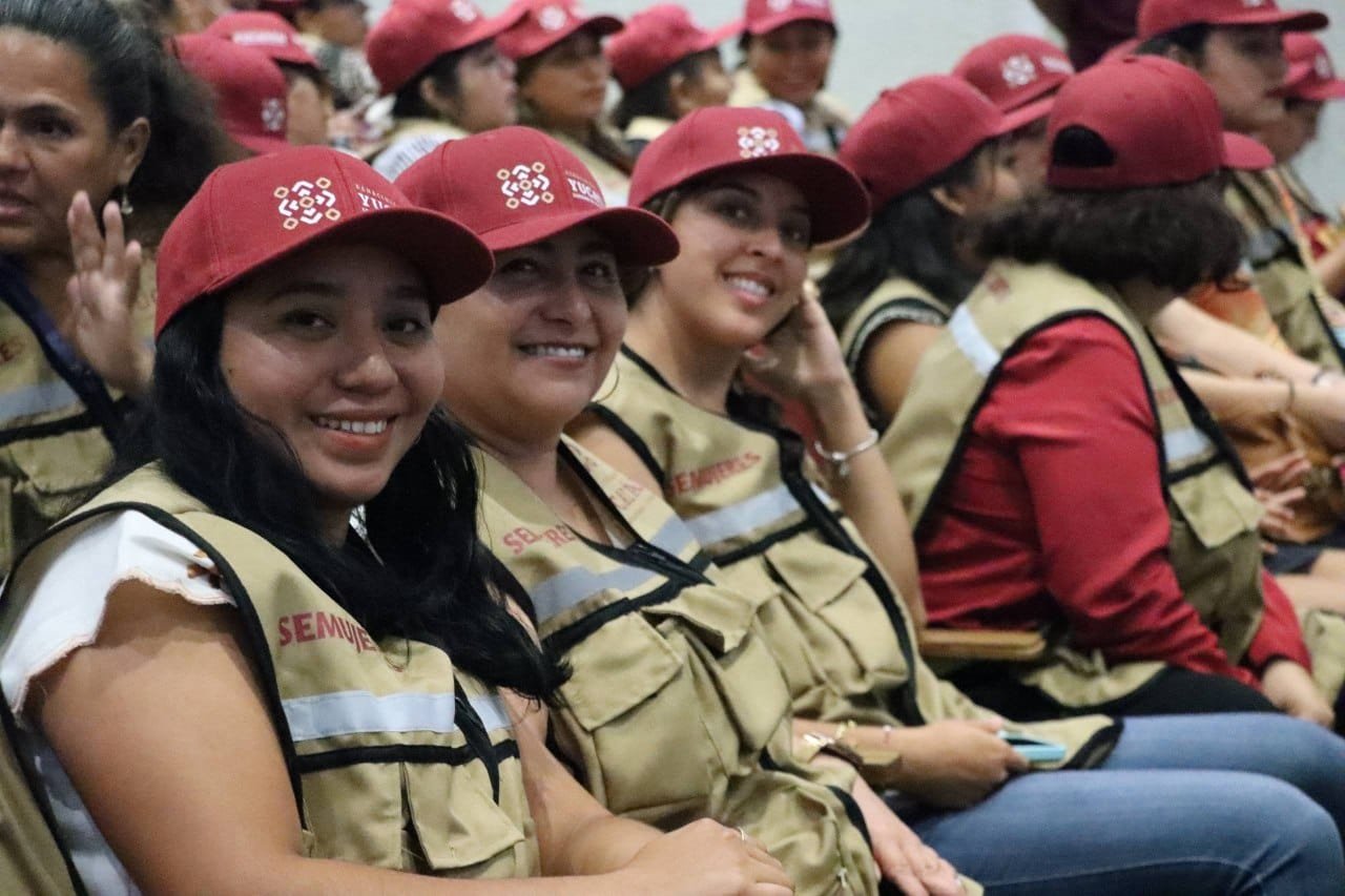 Yucatán community promoters participate in the 2026 violence prevention program.